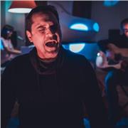 Chanteur et musicien fort de plus de 30 ans d'expérience donne cours de chant